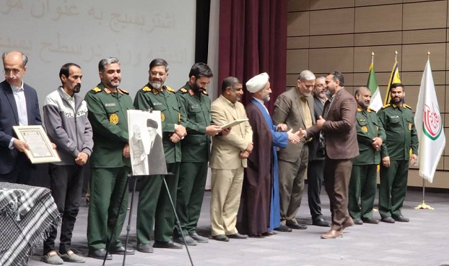 مدیرعامل شرکت آب و فاضلاب سیستان و بلوچستان کارمند برتر مکتب حاج قاسم سلیمانی شد