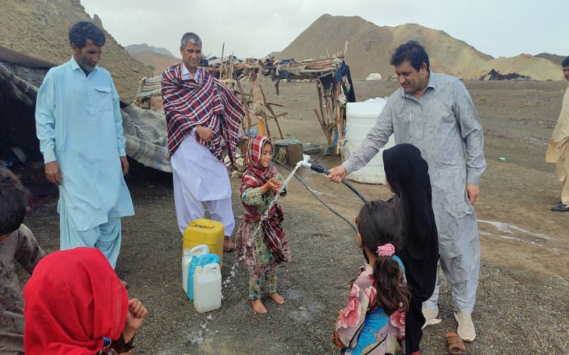 شروع طرح آبرسانی به ۱۳ خانوار روستای کوه مرغک شهرستان تفتان